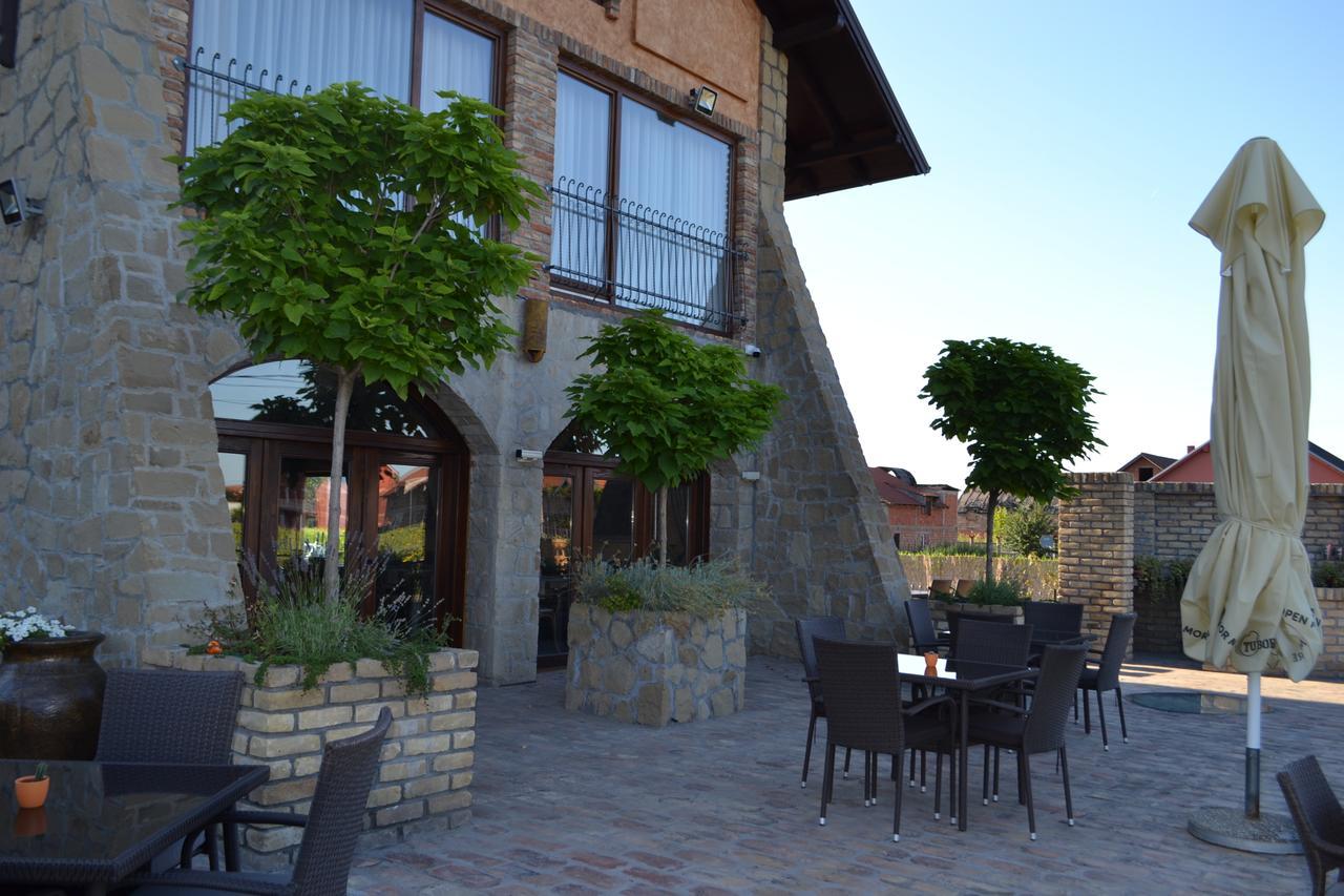 Garni Hotel Chicha - Winery Skrbic Beograd Bagian luar foto